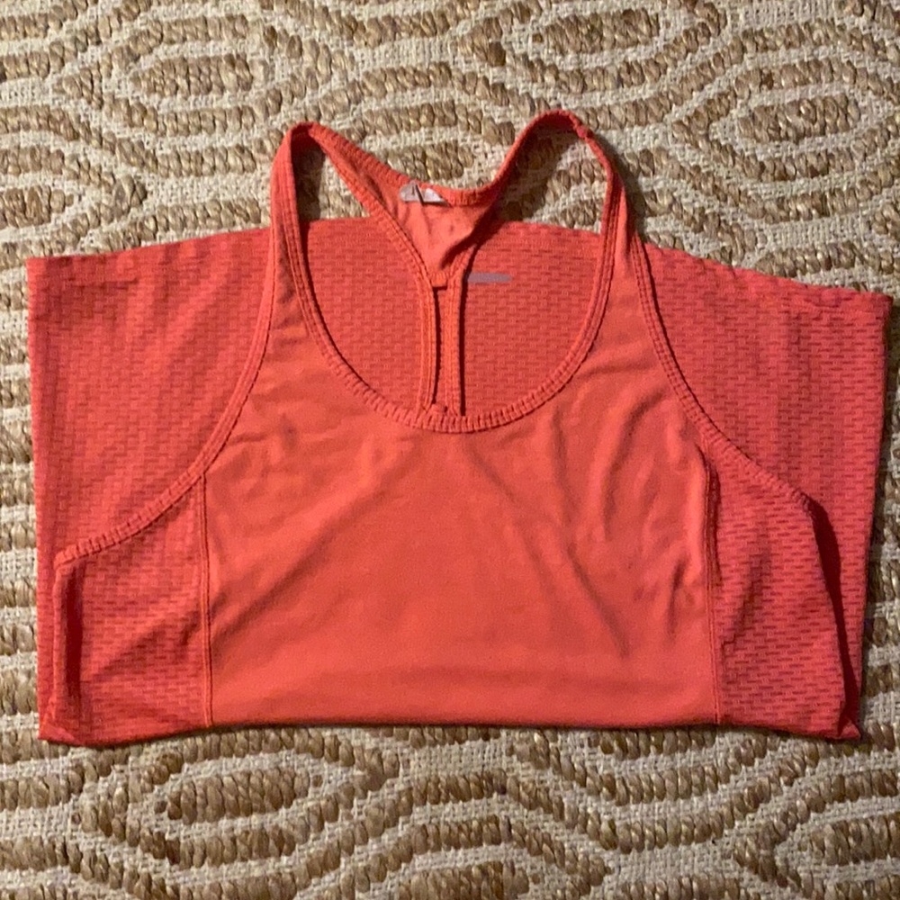 Under Armour tank